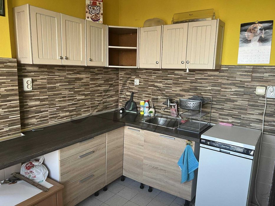 Дава се под наем Тристаен апартамент в Шумен, Болницата - 90 кв.м за 306 € - Снимка #3