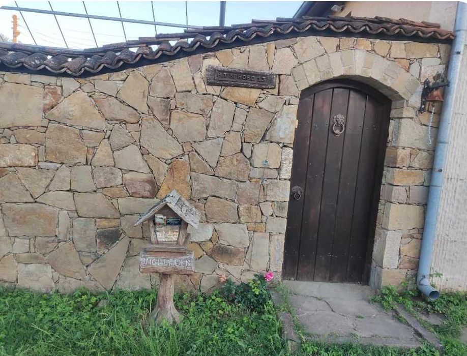 Пощенска кутия бетонна, различни видове, цената е 80лв за една.