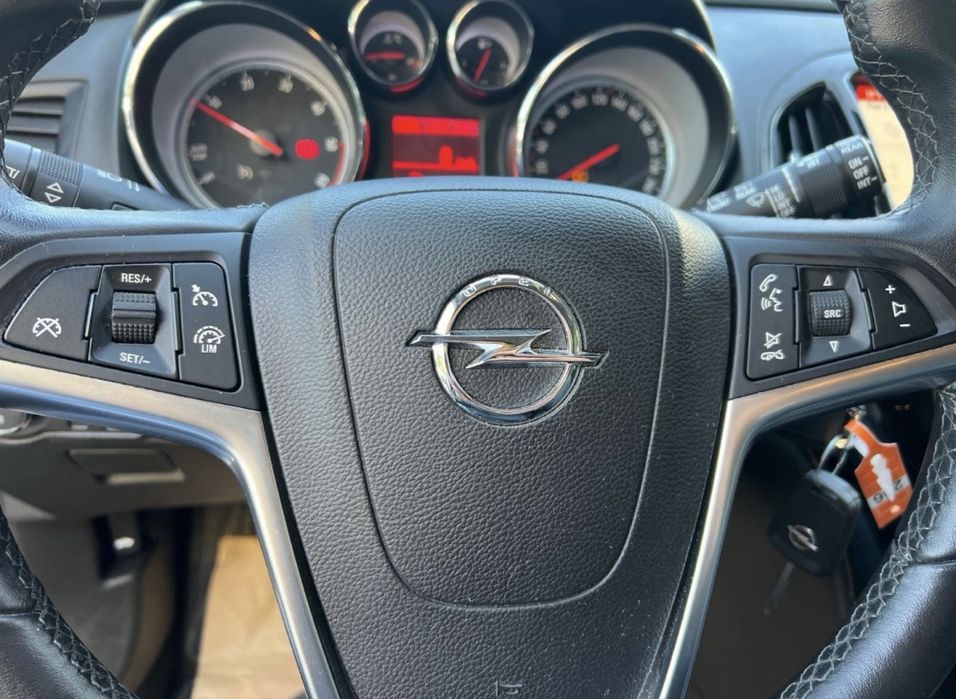 Opel Astra Sports Tourer 1.6-Diesel-Manual 110hp-218.000