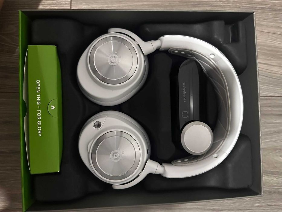 SteelSeries Artics Nova Pro Wireless Albe