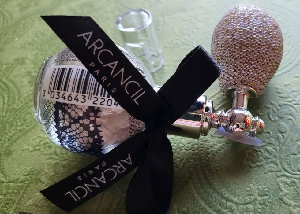 Arcancil Paris gold сух хайлайтър  за лице и тяло,18 к.златен прах