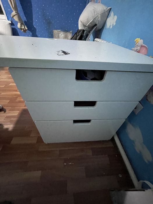 Стол IKEA качественный