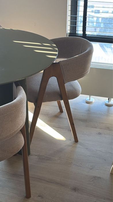 Продам 4 хороших стула