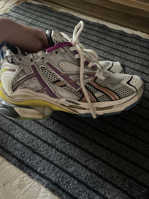 Продам balenciaga runner multicolor