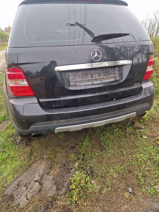 Dezmembrez Mercedes ml w164