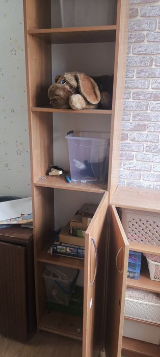 Срочно продаём стол и комод