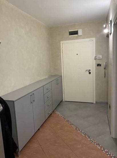 Дава се под наем Тристаен апартамент в София, Зона Б-19 - 117 кв.м за 800 € - Снимка #6