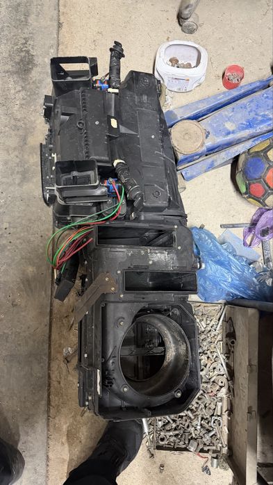 Мерс 210 печка корпус