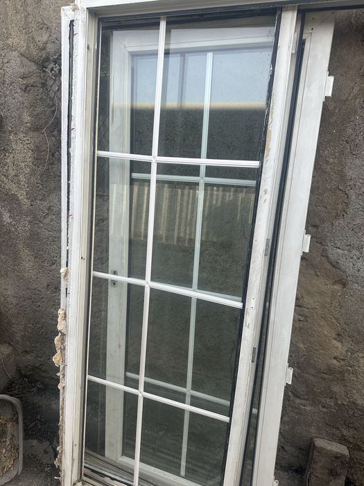 Пластиковые окна б/ у  в хорошем состояний.