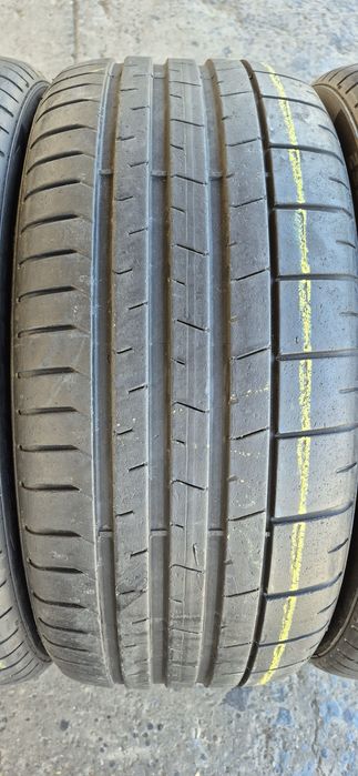 4 anvelope vara Pirelli 235/35/20.Pretul este pe bucata.