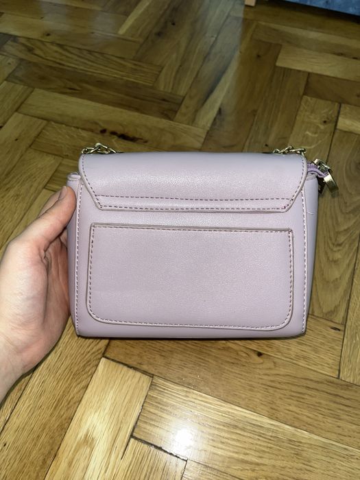 Малка лилава чанта, носена 1-2 пъти -15лв