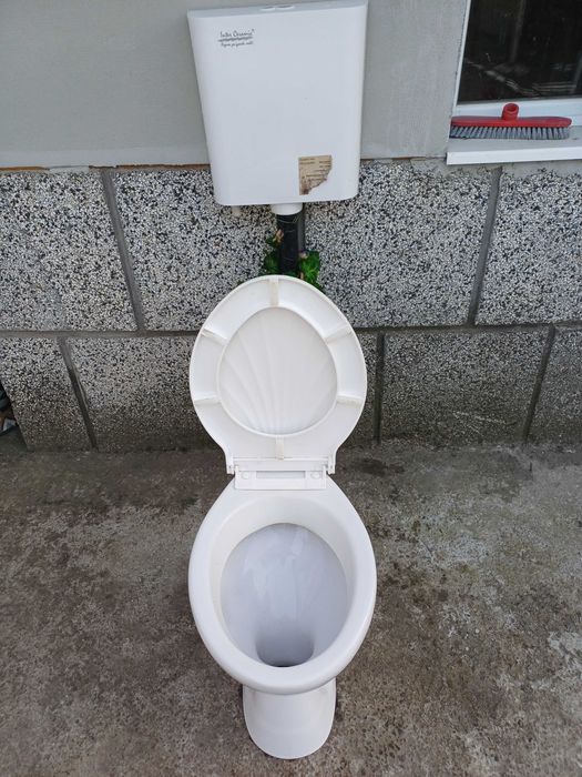 Тоалетна с авт.казанче