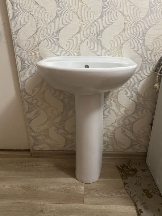 Продается раковина новая 65х48