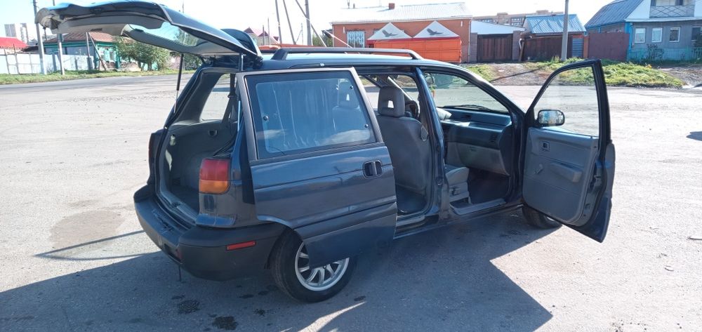 Продам Митсубиси Спейс раннер.