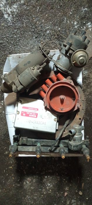 От БМВ кузов е36 и от двигателя м40