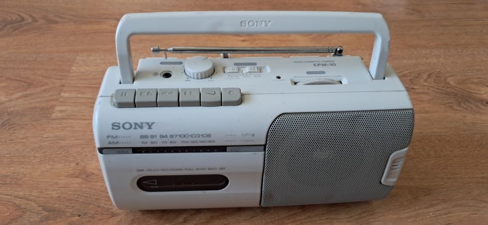 Radio casetofon Sony CFM-10