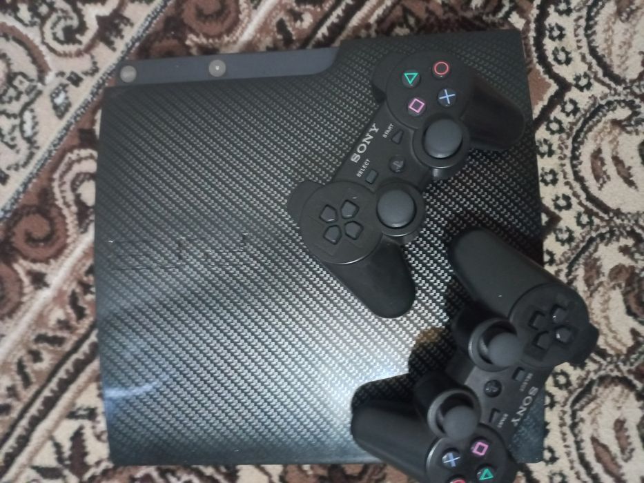 PS3 slim ideal holati 2 djoystik bor o'yinlar yozilgan 19 ta o'yinlari