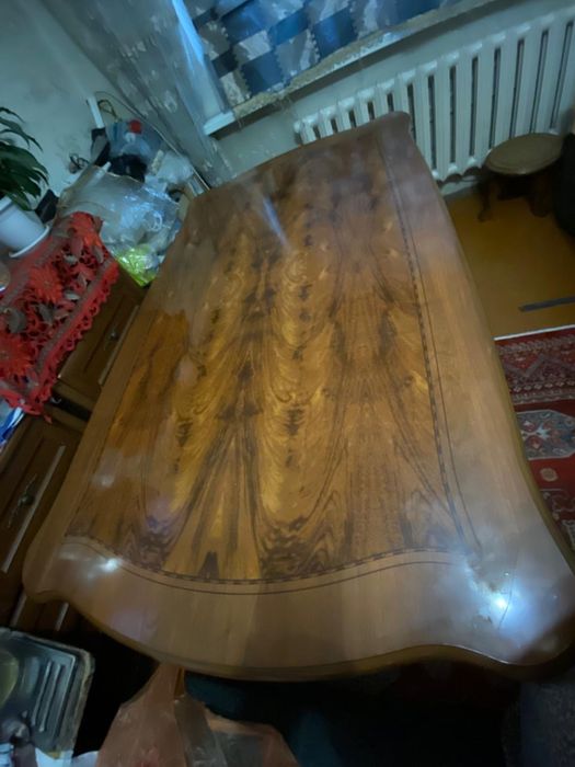 Продам стол на 12 персон ,