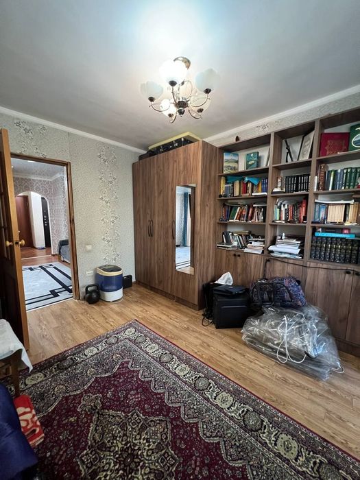 Продам 4 комнатную квартиру