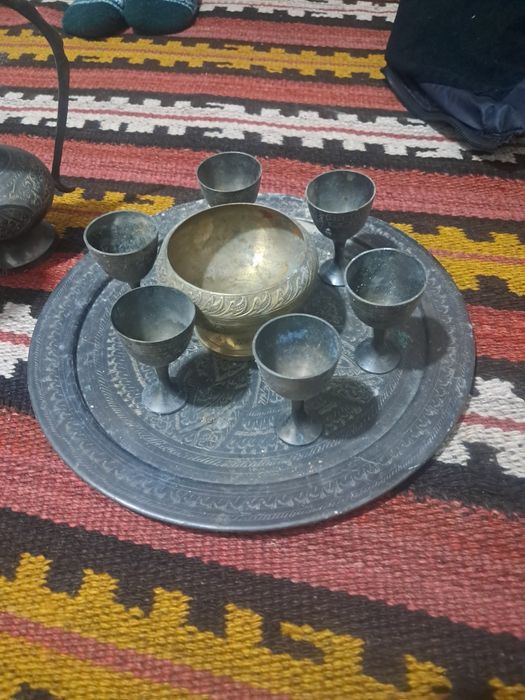 Mis idishlar kamlikt sotiladi