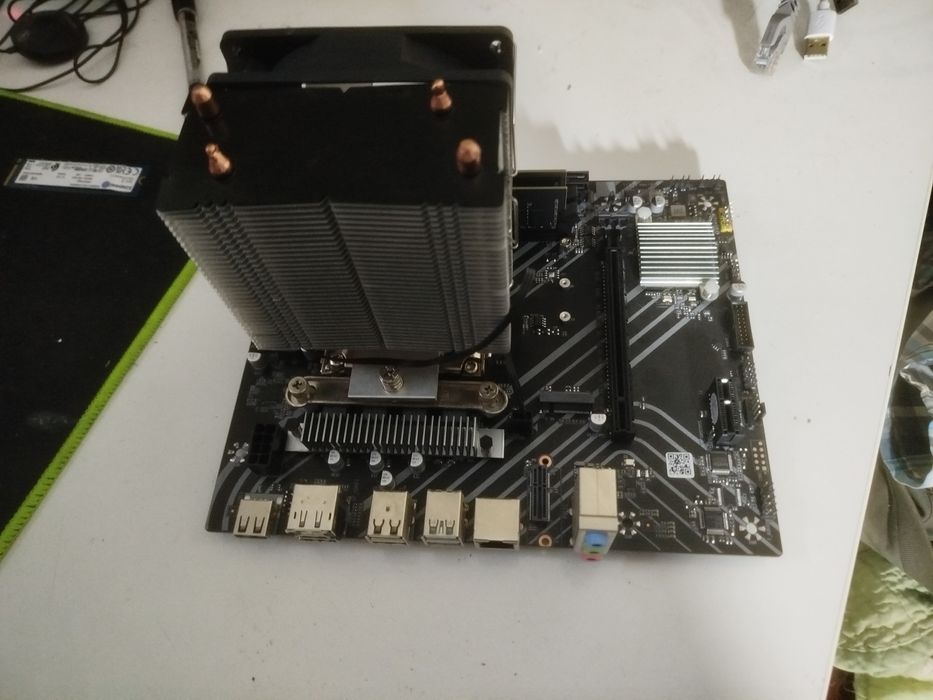 i5-12400F + H610W4_V1.11 + 16 ГБ DDR4