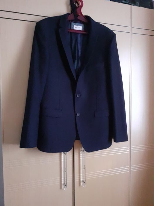 Продам мужские черные пиджаки