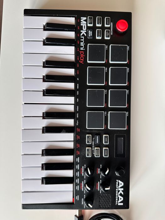 AKAI MIDI клавиатура