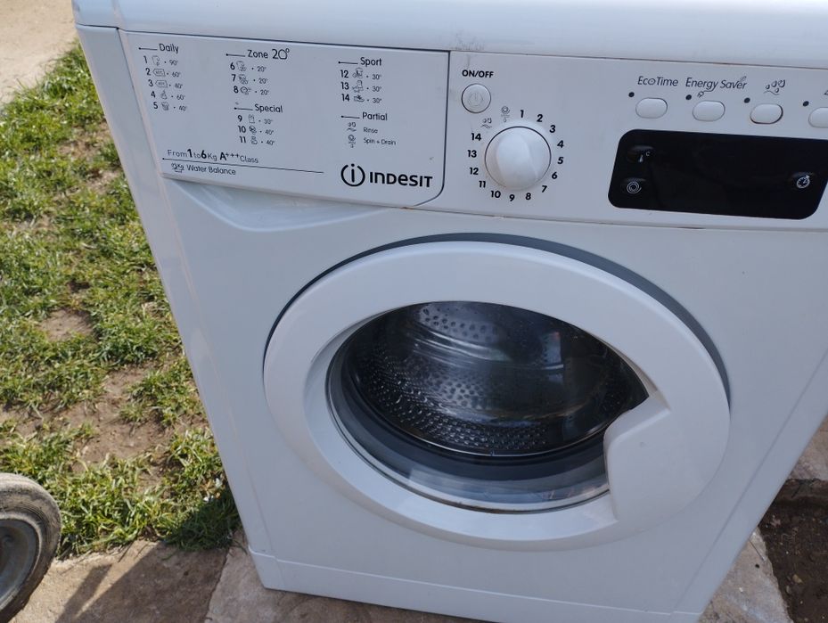 Vând mașină de spălat slim 580 ron