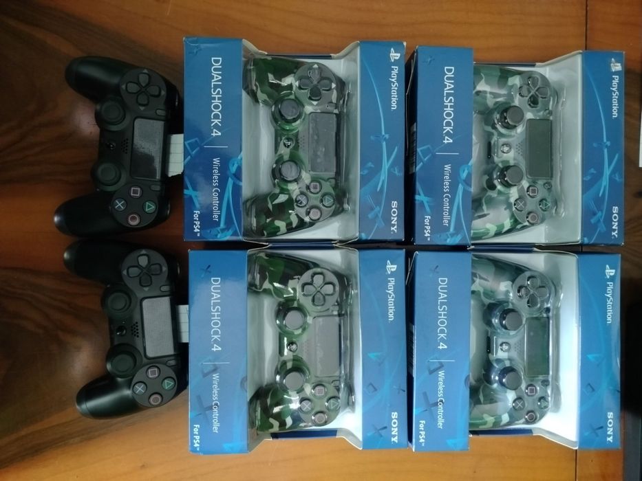 Продавам PS4 Slim комплект