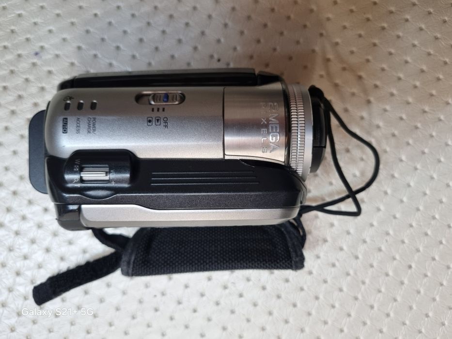 Продам видеокамеру JVC