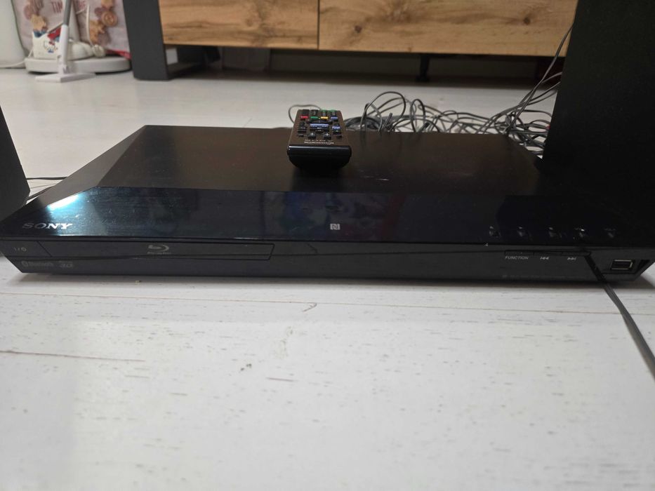 Sony theatre system BDV e2100