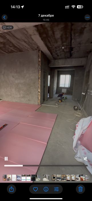 Qorasaroy pasportni stol oldidagi dom