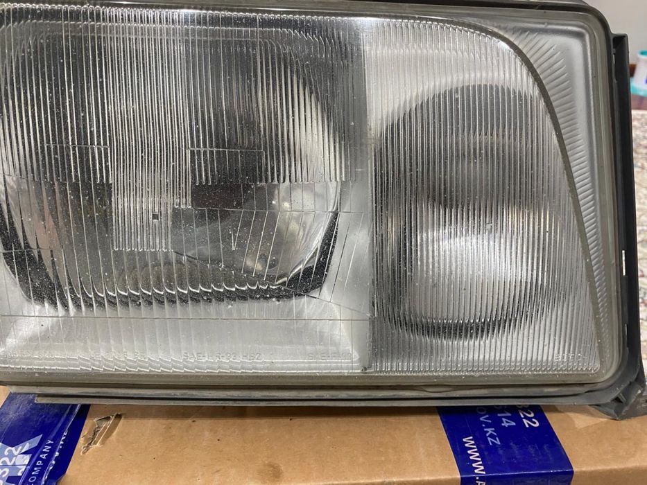 Правая фара BOSCH на W124 рестайлинг