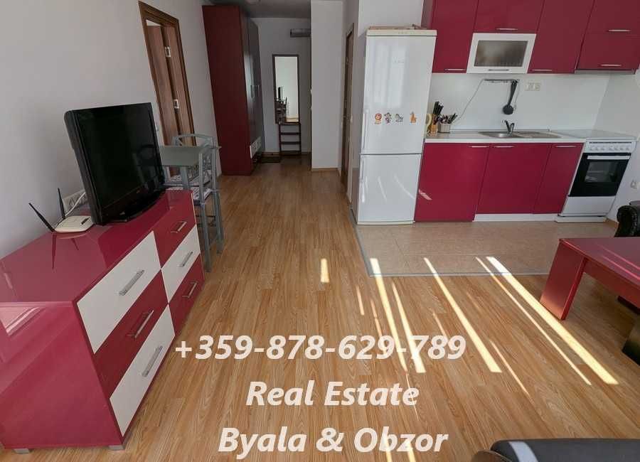 Двустаен апартамент в Бяла с морска гледка