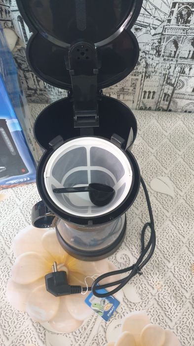 Продам кофеварку SCARLETT компактный дизайн