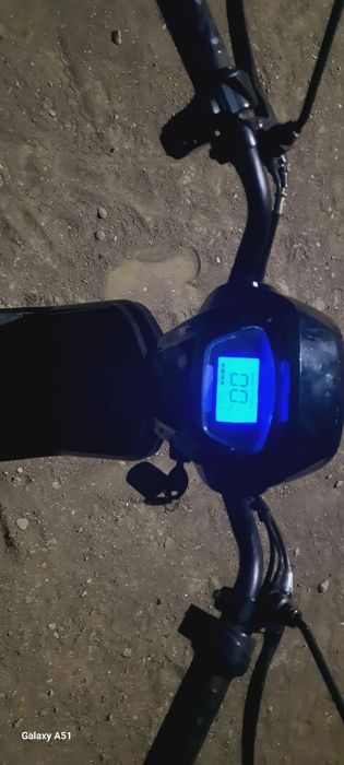 8Sk электроскутер