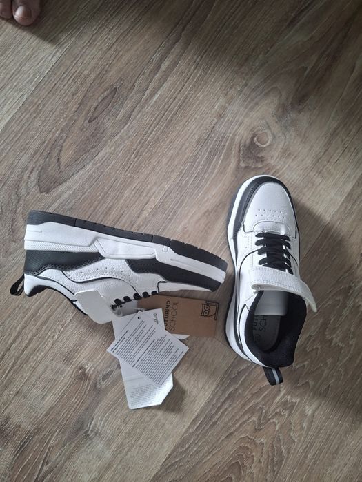 Детские кроссовки