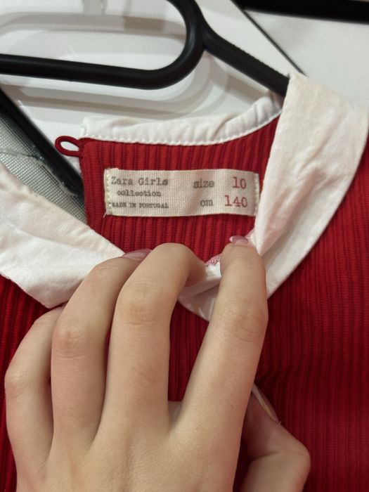 Детска червена рокля