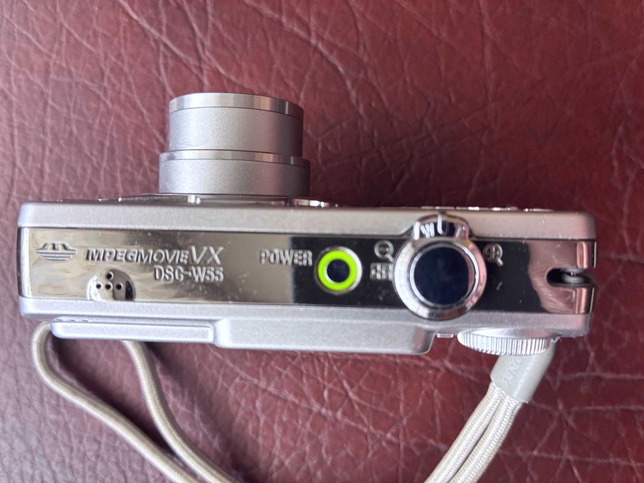 Продавам цифров фoтоапарат sony cyber shot dsc w55