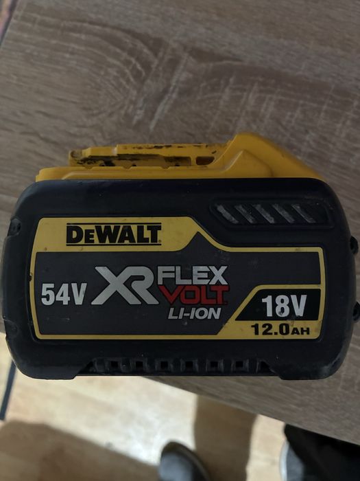 Acumulatir dewalt 18v 12 ah