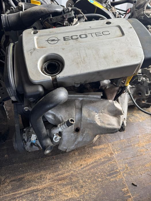 Двигатель OPEL X18XE 1.8