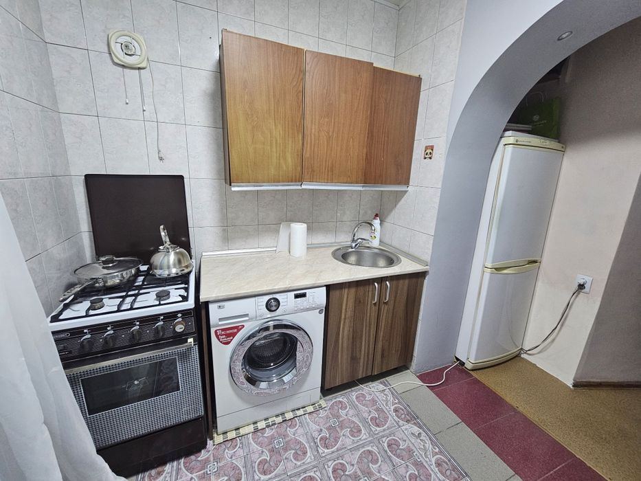 1/3/4 метро Буюк Ипак йули Капиталбанк.всё есть. S=35м².Маклер