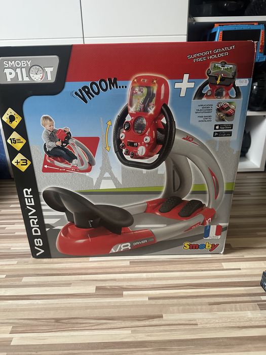 Писта с колкчки,влак и V8  drives