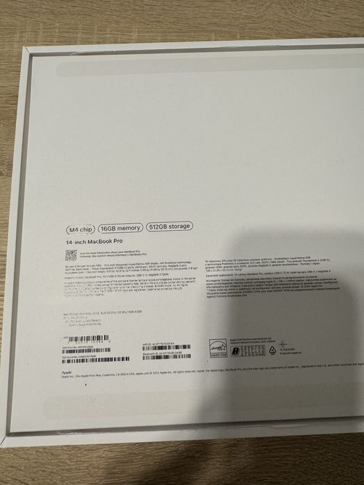 Macbook Pro M4 16 GB RAM  SSD 512 GB Silver в гаранция