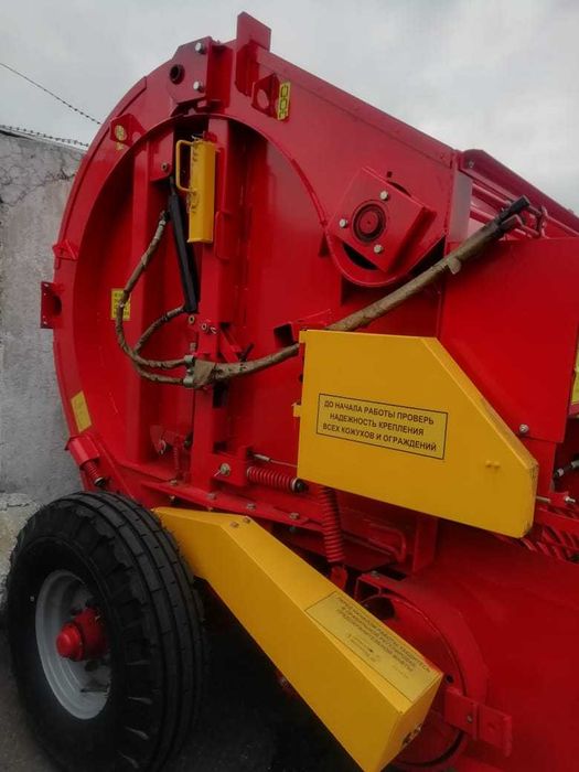 Пресс подборщик рулонный, тюковый