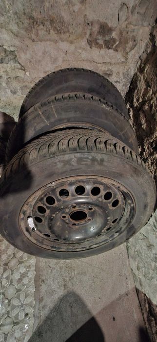 Комплект Зимни гуми Nexen 185/60 R15 с джанти за Opel (Карани 1 сезон)