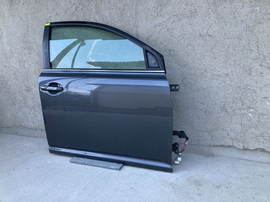 Предна дясна врата за тойота авенсис т25/toyota avensis t25 03-08г