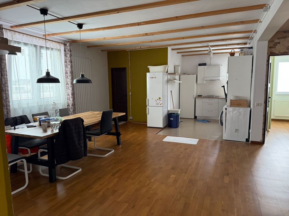 Vand Hala cu spatiu de locuit sau de birouri