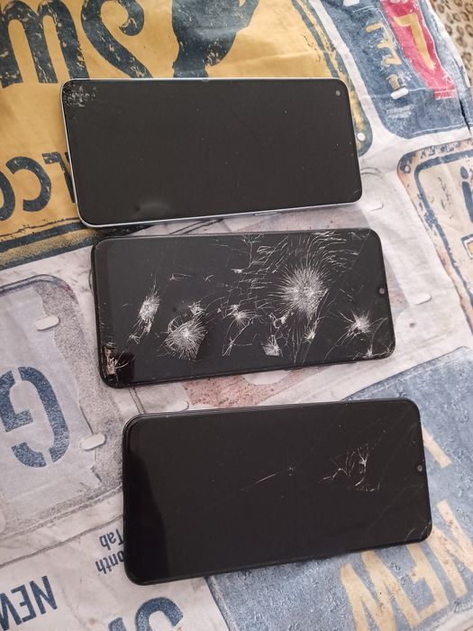 Telefoane pentru piese