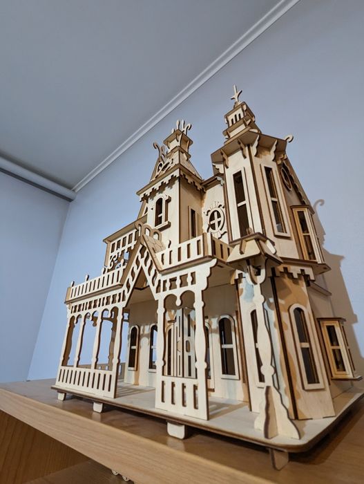 Домик для кукол из фанеры.